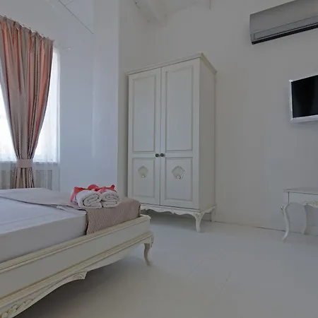 Roka Tas Hotel 2*