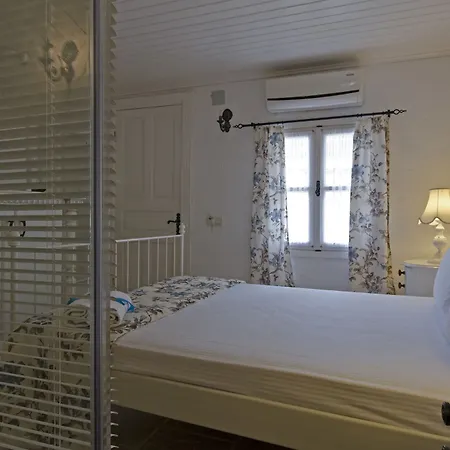 Hotel Roka Tas 2*