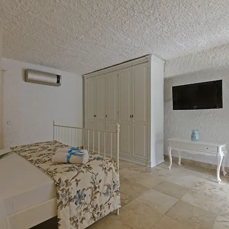Hotel Roka Tas 2*