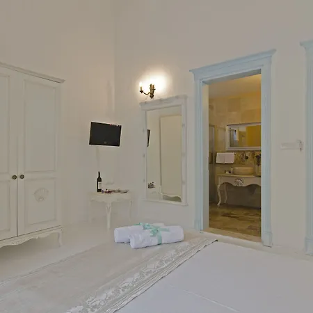 Roka Tas Hotel