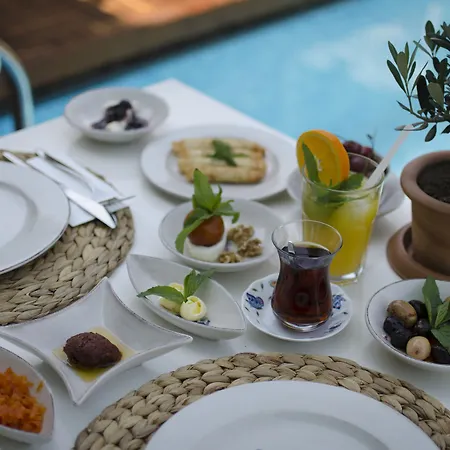 Roka Tas Hotel 2*